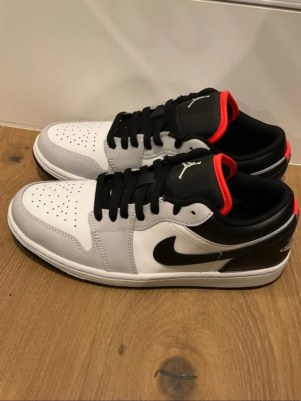 Jordan Low-Top Sneakers - Grey, Black & Red Accent